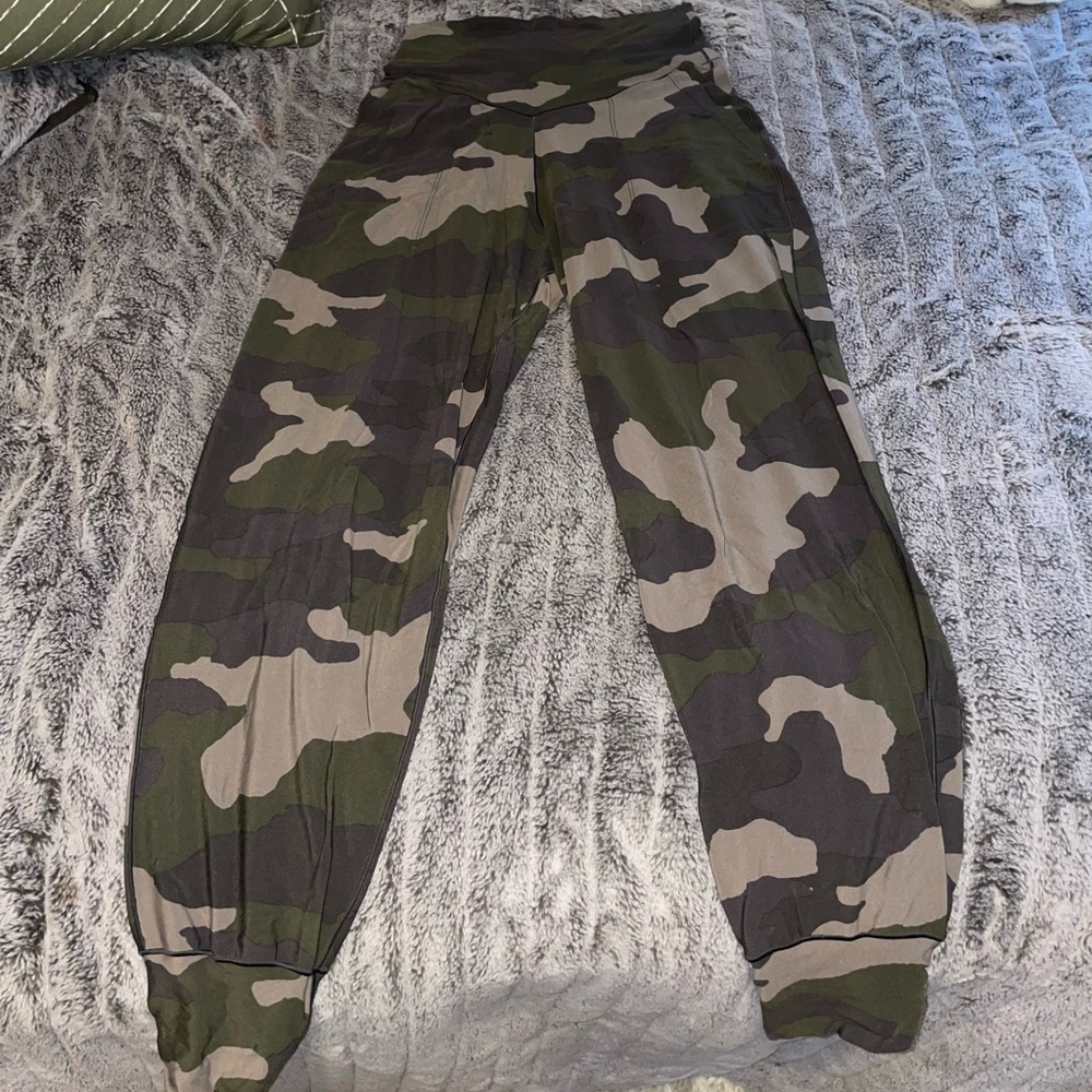 Aerie Camo Joggers